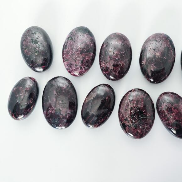 YOU PICK Premium Garnet Palm Stone Healing Crystals - Picture 6 of 10